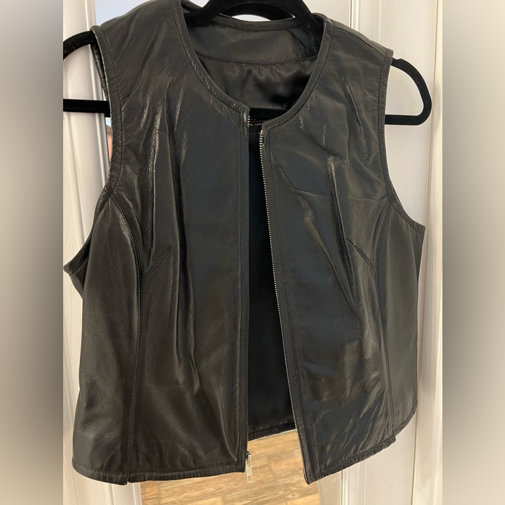 Wilsons Leather Zip Vest - Size Large - Runs small, wears like a medium.
